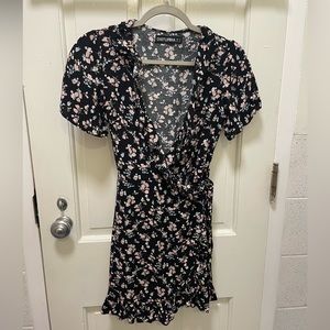 Disturb is - UK 6 size